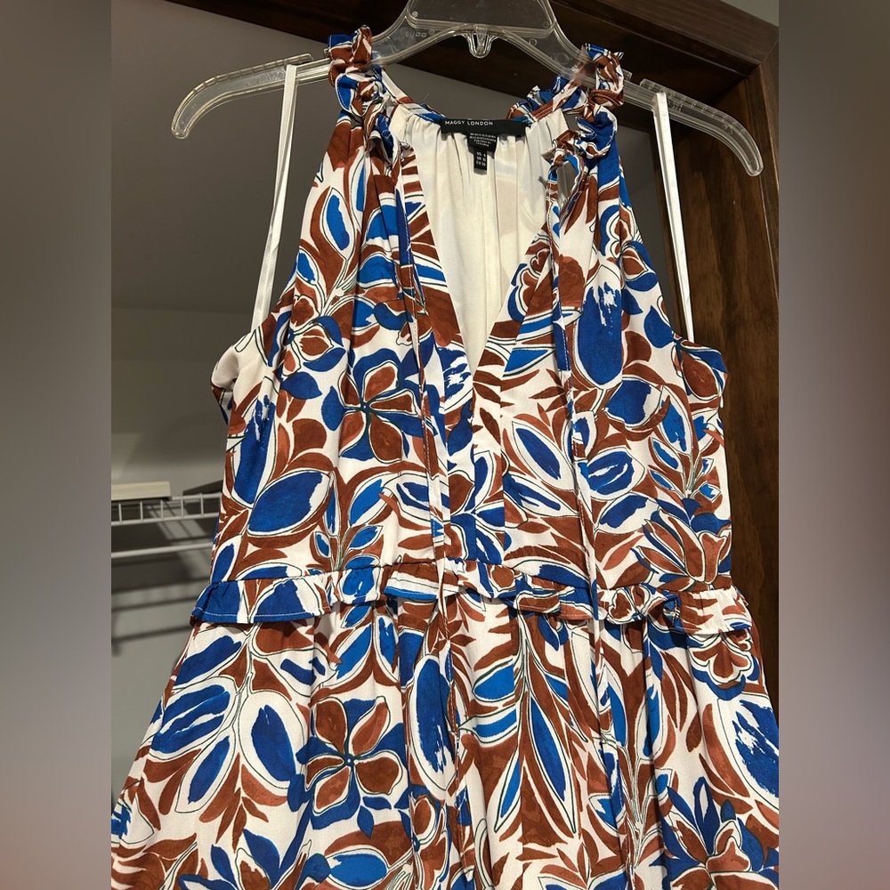 MAGGY LONDON Maxi Dress - Size 6- watercolor print, with pockets